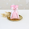 Carica l'immagine nel visualizzatore della galleria, Sacchetto portaconfetti ELEGANT con charms bimba