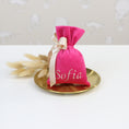Carica l'immagine nel visualizzatore della galleria, Sacchetto portaconfetti SOFT con charms bimba